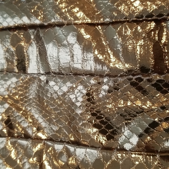 BCBGENERATION Clutch with Shoulder Chain ~ Shiny Bronze NWT - Picture 5 of 10